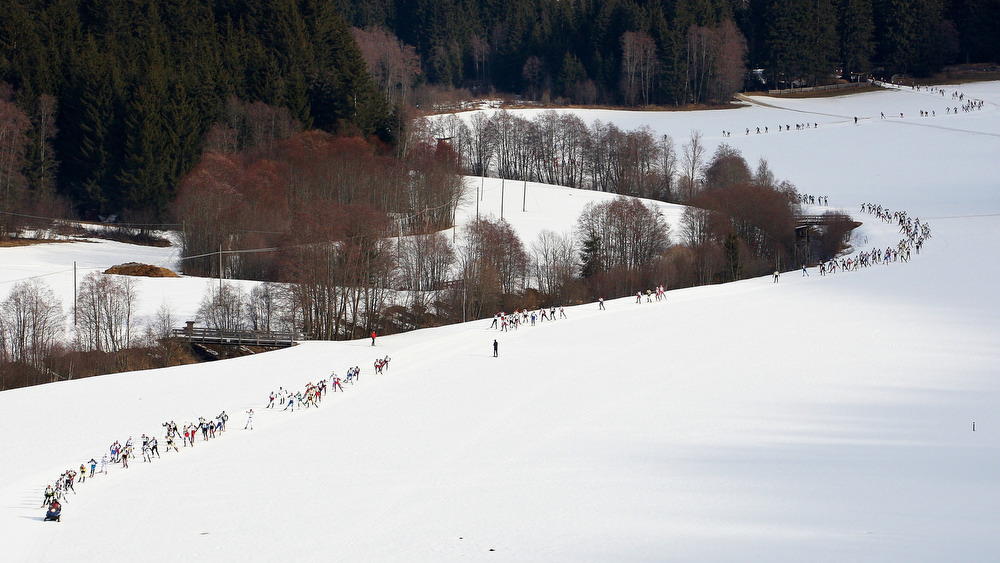 20.02.2011, Gsieser Tal Lauf St. Martin in Gsies, 42 Kilometer Skating Rennen, Hubschrauber-Bilder