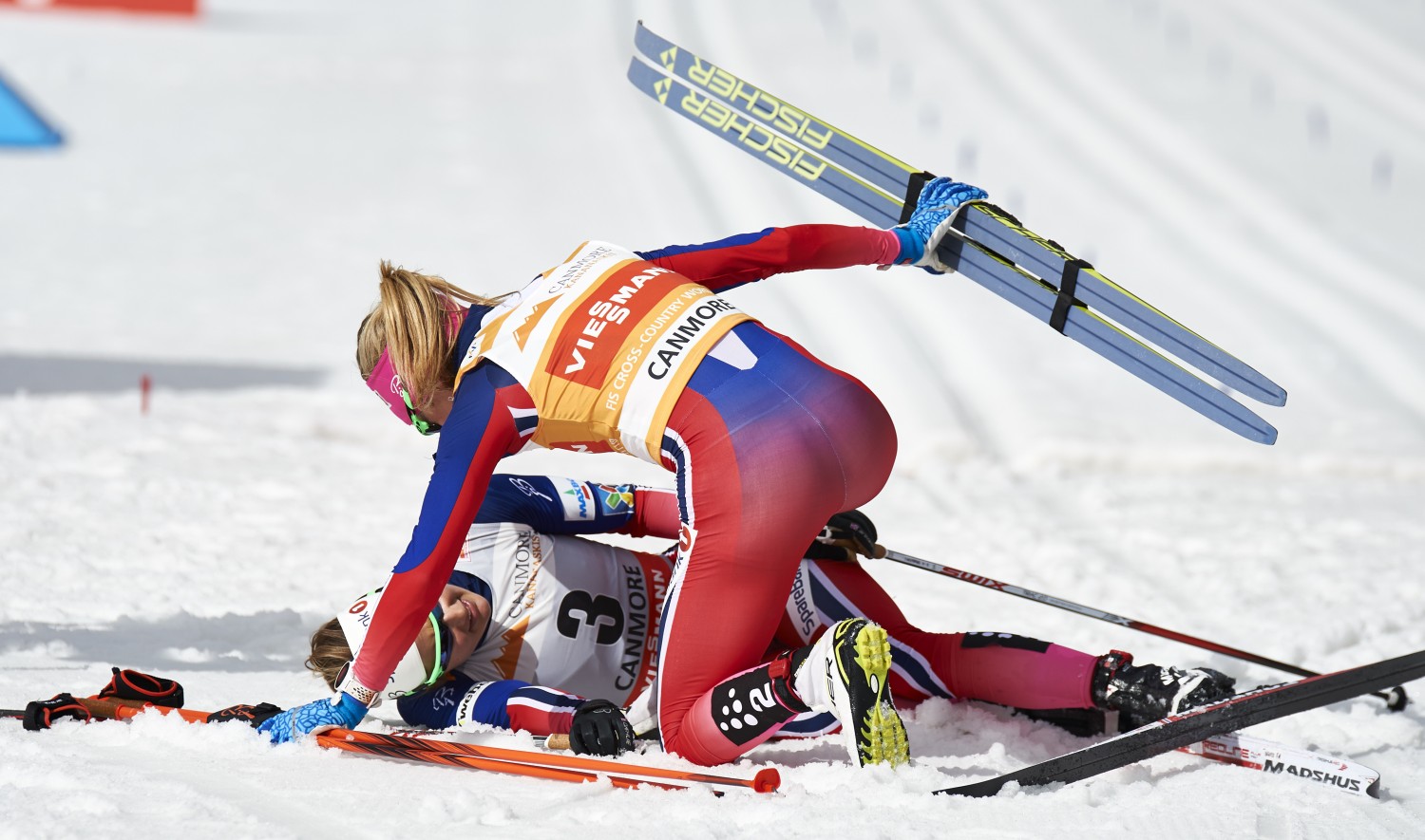 Ingvild Flugstad Stberg Gulljentene Tok Med Seg Kj Restene P Ekstra