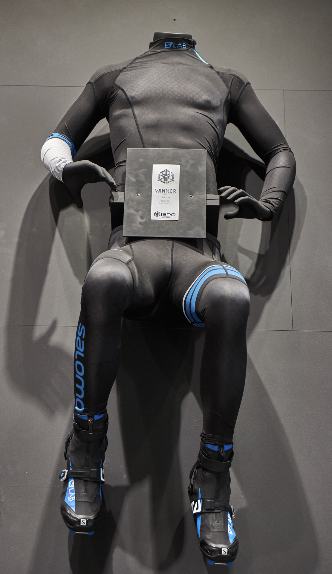 Salomon S Lab Ceramic Suit Bildergalerie ISPO Ruckblick 2017 Stocke Bekleidung Wachs xc ski Langlauf