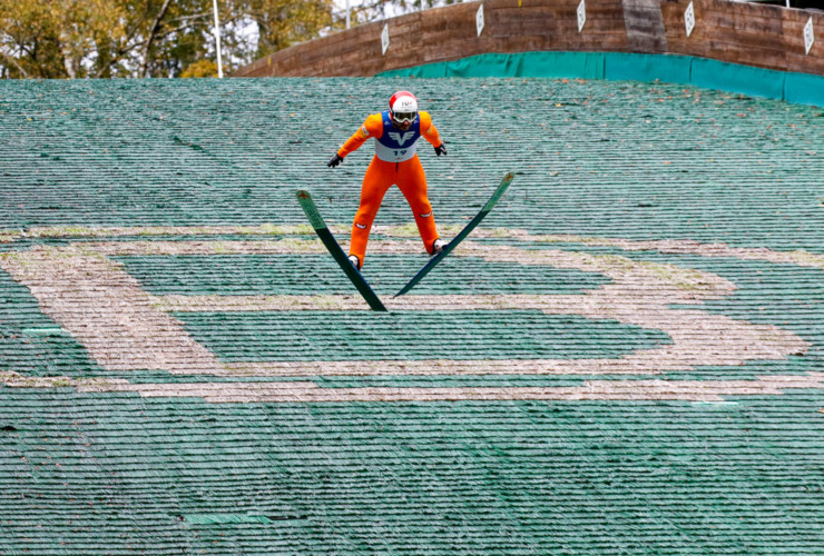 Lukas Klapfer springt in Bischofshofen.