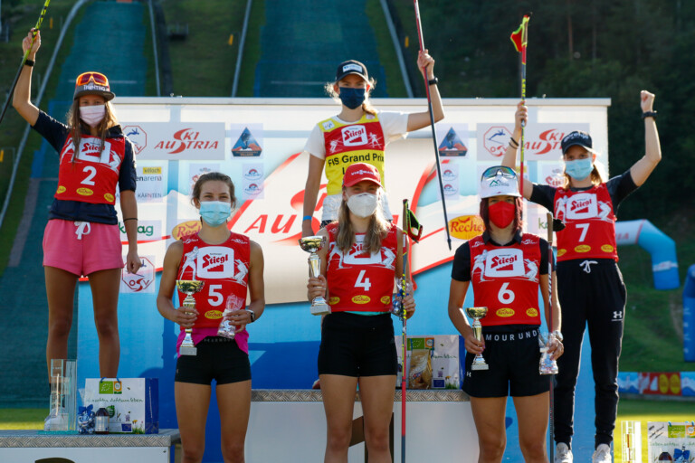 Das Podium der Tageswertung bei den Damen: (l-r) Annika Sieff (ITA), Sigrun Kleinrath (AUT), Gyda Westvold Hansen (NOR), Jenny Nowak (GER), Lisa Hirner (AUT), Ema Volavsek (SLO).