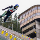 Manuel Faißt beim Springen von der Normalschanze