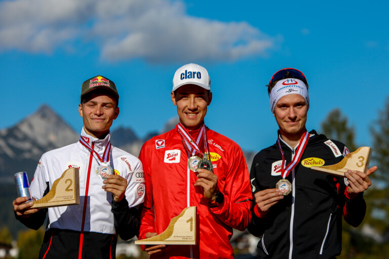Die Sieger von der Normalschanze: Johannes Lamparter, Mario Seidl, Martin Fritz (l-r).