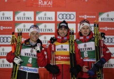Das erste Podium der Saison: Johannes Lamparter (AUT), Jarl Magnus Riiber (NOR), Jens Luraas Oftebro (NOR), (l-r).