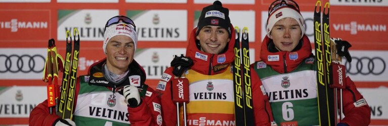 Das erste Podium der Saison: Johannes Lamparter (AUT), Jarl Magnus Riiber (NOR), Jens Luraas Oftebro (NOR), (l-r).