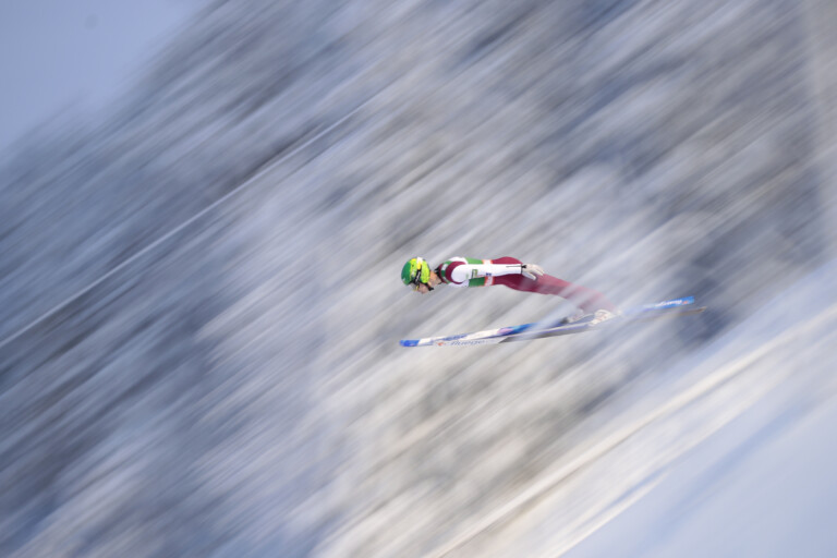 Arttu Mäkiaho wurde beim Heim-Weltcup ebenfalls disqualifiziert.