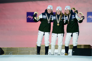 Die Topfavoritinnen der Damen: Mari Leinan Lund, Gyda Westvold Hansen und Marte Leinan Lund (l-r) aus Norwegen.