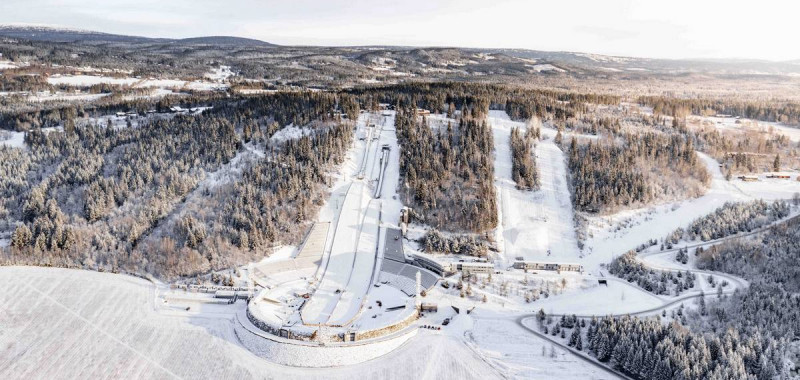 Luftaufnahme vom Skisprungstadion in Lillehammer