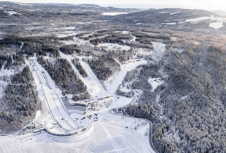 Luftaufnahme vom Skisprungstadion in Lillehammer