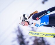 Sophia Maurus springt beim Weltcup in Lillehammer.