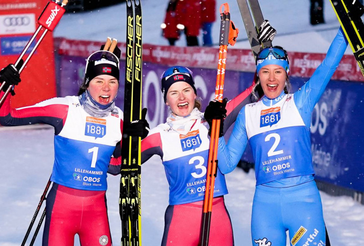 Freudige Gesichter bei den Top drei: Mari Leinan Lund (NOR), Gyda Westvold Hansen (NOR), Annika Sieff (ITA), (l-r).