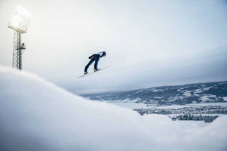 Mari Leinan Lund springt erneut am weitesten.