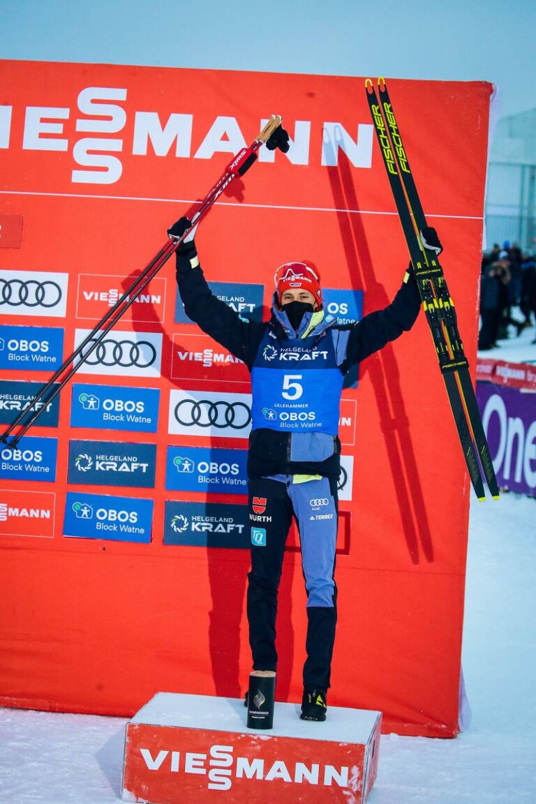 Eric Frenzel freut sich über seinen Podiumsplatz.