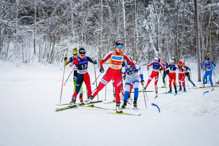 Gyda Westvold Hansen an der Spitze des Feldes.