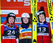 Das Podium bei den Damen: Ida Marie Hagen (NOR), Gyda Westvold Hansen (NOR), Yuna Kasai (JPN), (l-r).
