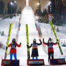 Das Podium bei den Damen: Ida Marie Hagen (NOR), Gyda Westvold Hansen (NOR), Yuna Kasai (JPN), (l-r).