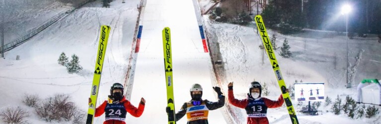 Das Podium bei den Damen: Ida Marie Hagen (NOR), Gyda Westvold Hansen (NOR), Yuna Kasai (JPN), (l-r).