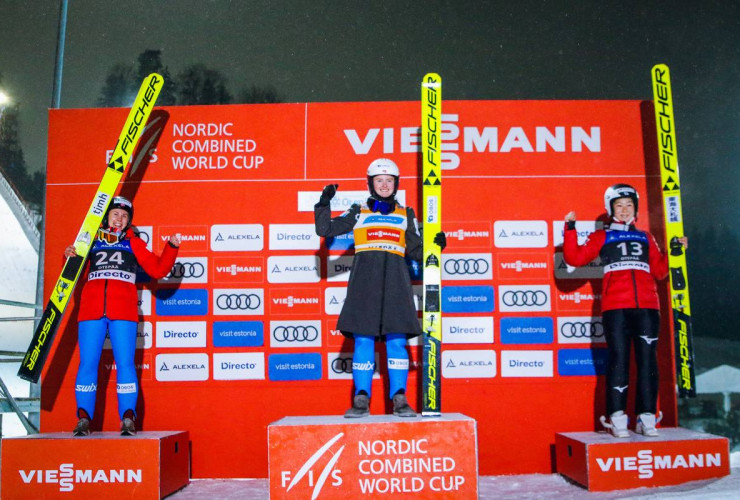 Das Podium bei den Damen: Ida Marie Hagen (NOR), Gyda Westvold Hansen (NOR), Yuna Kasai (JPN), (l-r).