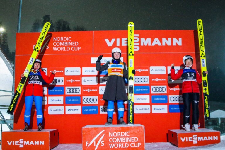 Das Podium bei den Damen: Ida Marie Hagen (NOR), Gyda Westvold Hansen (NOR), Yuna Kasai (JPN), (l-r).