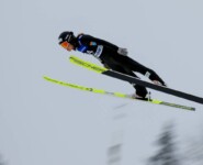 Ida Marie Hagen (NOR) springt beim Massenstart in Otepää (EST).