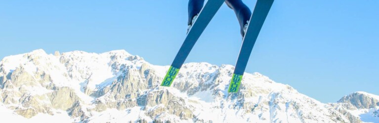 Terence Weber beim Sprung über Ramsau.