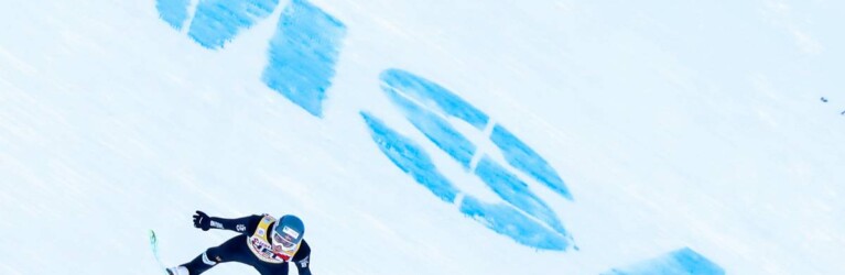 Flug an die Spitze: Jarl Riiber.