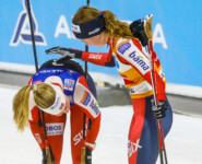 Gyda Westvold Hansen beglückwünscht Ida Hagen.