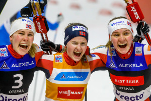 Drei Norwegerinnen vorn: Ida Marie Hagen (NOR), Gyda Westvold Hansen (NOR), Marte Leinan Lund (NOR), (l-r)