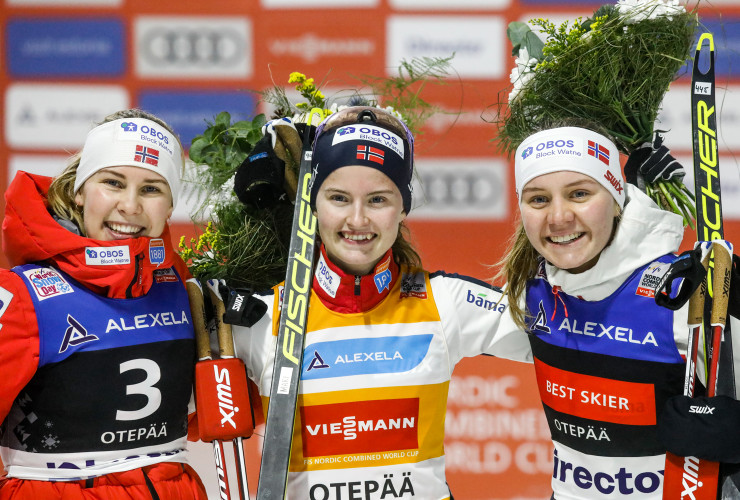 Das Podium der Damen: Ida Marie Hagen (NOR), Gyda Westvold Hansen (NOR), Marte Leinan Lund (NOR), (l-r).