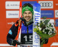 Fabian Rießle freut sich über Platz 2.
