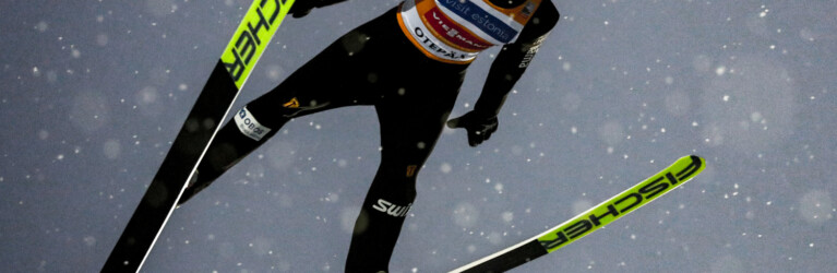 Jarl Riiber beim weitesten Flug des Tages