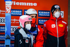 Annalena Slamik, Lukas Greiderer und Martin Fritz lagen während des Springens zwischenzeitlich in Führung.