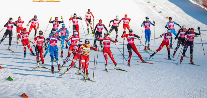 24 Athletinnen gingen beim Massenstart ins Rennen.