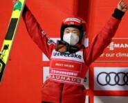 Anju Nakamura freut sich über ihren zweiten Platz.