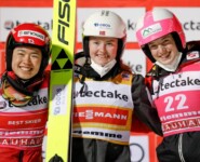 Das Podium: Anju Nakamura (JPN), Gyda Westvold Hansen (NOR), Lisa Hirner (AUT), (l-r).