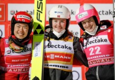 Das Podium: Anju Nakamura (JPN), Gyda Westvold Hansen (NOR), Lisa Hirner (AUT), (l-r).