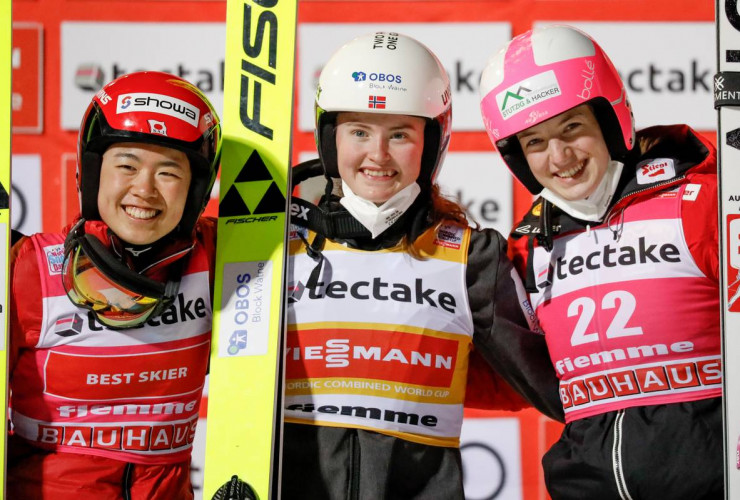 Das Podium: Anju Nakamura (JPN), Gyda Westvold Hansen (NOR), Lisa Hirner (AUT), (l-r).