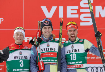 Strahlemänner auf dem Podium: Johannes Lamparter (AUT), Vinzenz Geiger (GER), Johannes Rydzek (GER), (l-r).