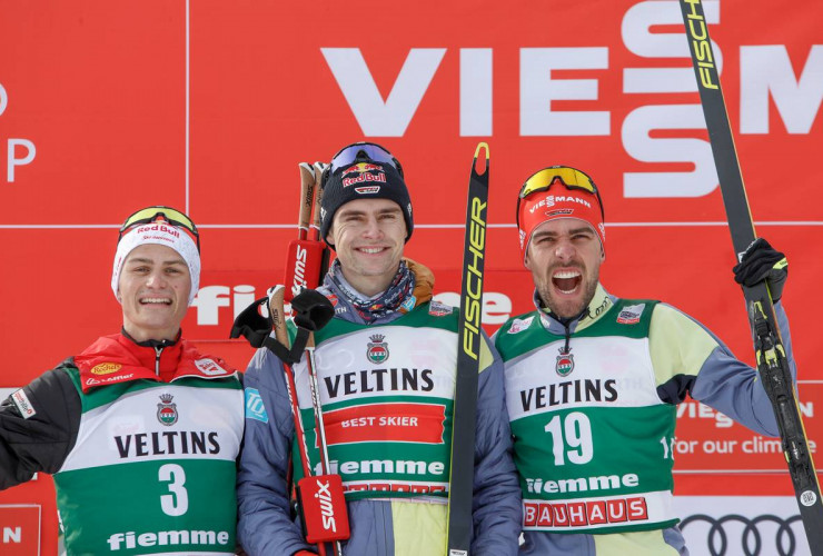 Strahlemänner auf dem Podium: Johannes Lamparter (AUT), Vinzenz Geiger (GER), Johannes Rydzek (GER), (l-r).