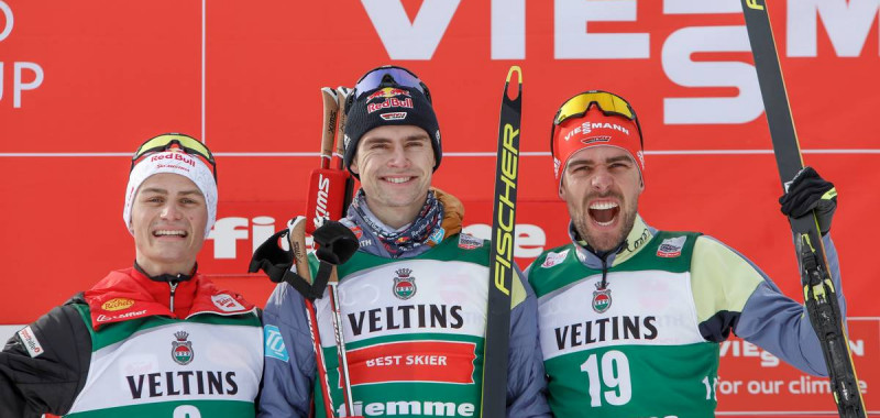 Strahlemänner auf dem Podium: Johannes Lamparter (AUT), Vinzenz Geiger (GER), Johannes Rydzek (GER), (l-r).