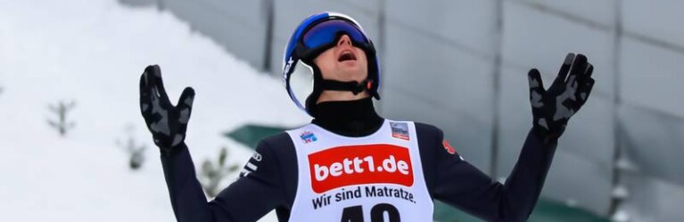 Vinzenz Geiger ist mit seinem Sprung sichtlich unzufrieden.