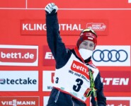 Johannes Lamparter siegt auch in Klingenthal.