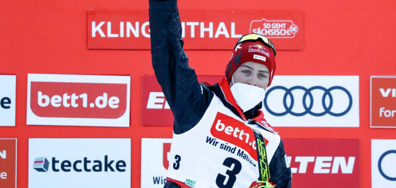 Johannes Lamparter siegt auch in Klingenthal.