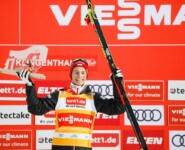 Johannes Lamparter schafft in Klingenthal das Double mit dem zweiten Sieg in zwei Tagen.
