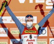 Strahlender Sieger: Vinzenz Geiger gewinnt zum ersten Mal in Seefeld.