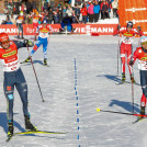 Johannes Rydzek kämpft gegen Akito Watabe um die Platzierung.