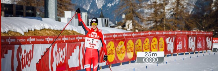 Joergen Graabak feiert seinen ersten Sieg der Saison.