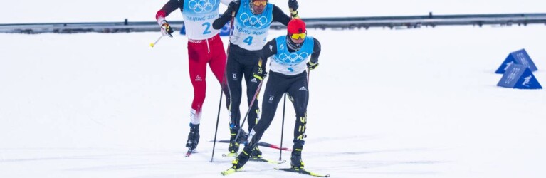 Lukas Greiderer, Johannes Rydzek und Julian Schmid (l-r) liefen lange an der Spitze des Feldes.