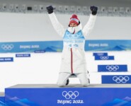 Joergen Graabak ist der erste Kombinierer, der zweimal Gold im Gundersen von der Großschanze über 10 Kilometer gewinnen konnte.