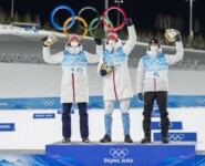 Das Podium: Jens Luraas Oftebro (NOR), Joergen Graabak (NOR), Akito Watabe (JPN), (l-r)